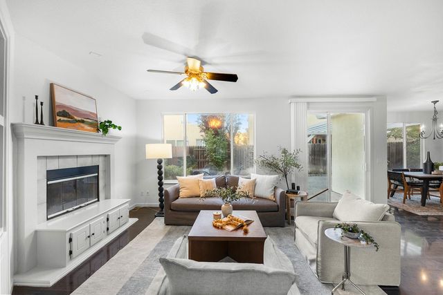 5324 Hartona Way, Sacramento, CA 95835