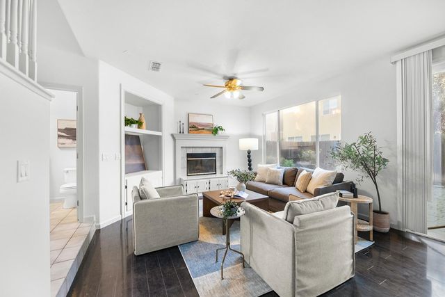 5324 Hartona Way, Sacramento, CA 95835