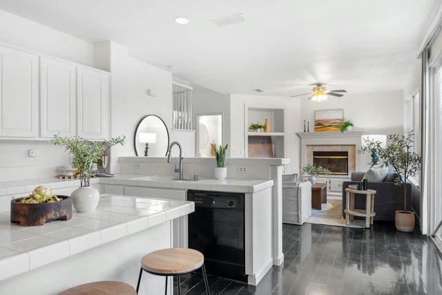 5324 Hartona Way, Sacramento, CA 95835