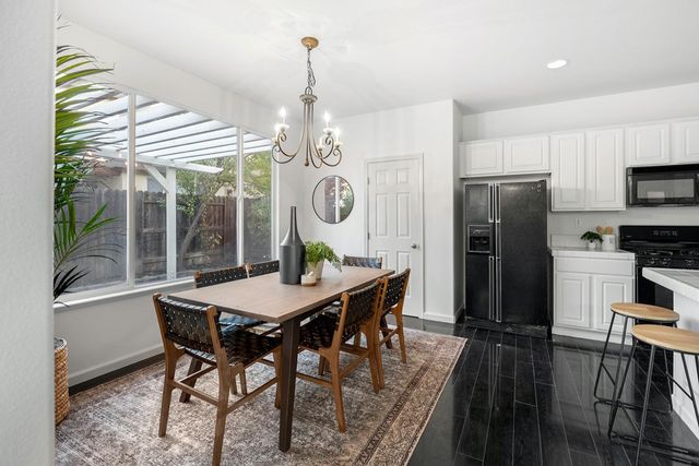 5324 Hartona Way, Sacramento, CA 95835