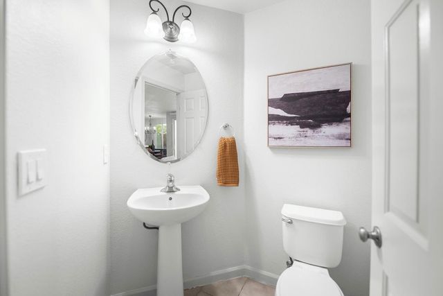 5324 Hartona Way, Sacramento, CA 95835