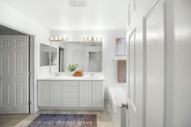 5324 Hartona Way, Sacramento, CA 95835