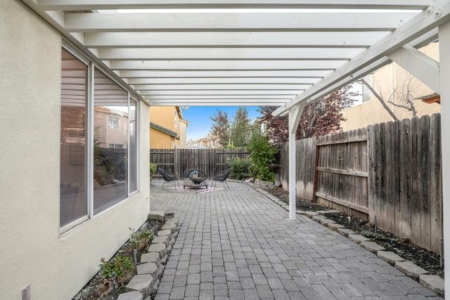 5324 Hartona Way, Sacramento, CA 95835