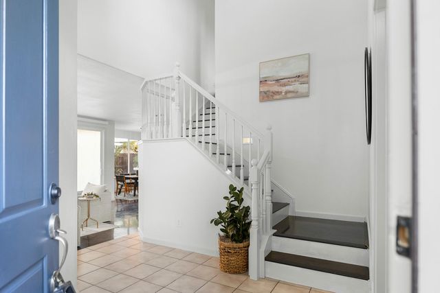 5324 Hartona Way, Sacramento, CA 95835