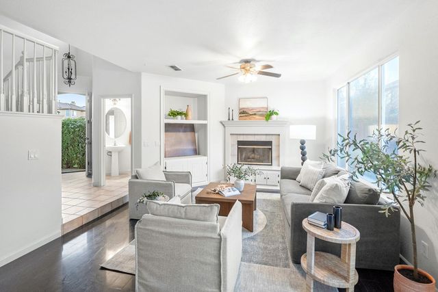 5324 Hartona Way, Sacramento, CA 95835