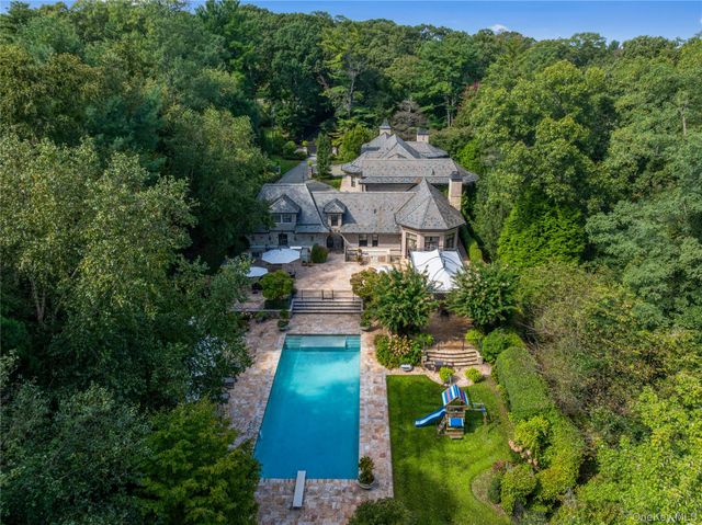 25 Old Wheatley Road, Brookville, NY 11545