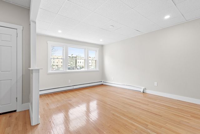 310 Paris St, Boston, MA 02128