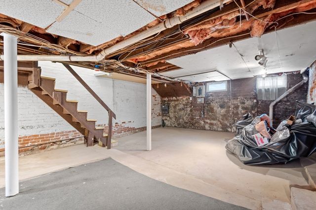 310 Paris St, Boston, MA 02128