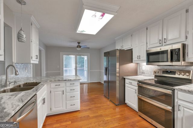 1330 Smoke Hill Drive, Hoschton, GA 30548