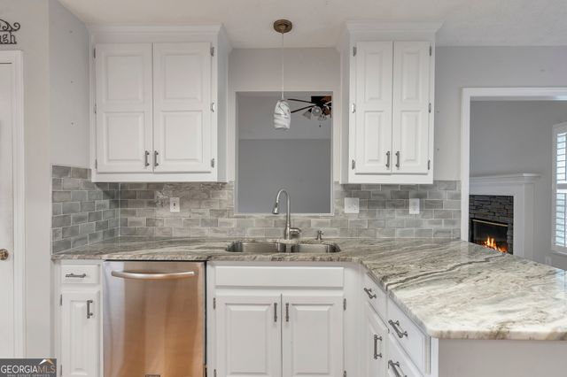 1330 Smoke Hill Drive, Hoschton, GA 30548