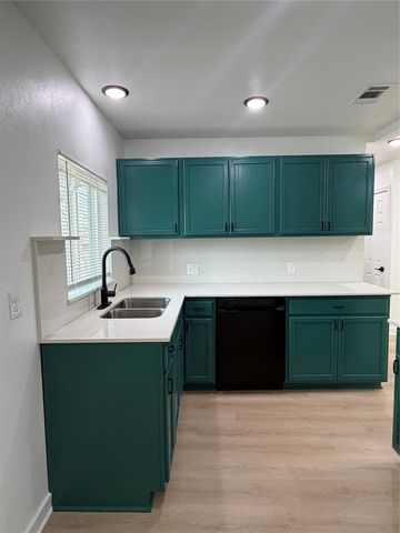 3039 Dahlia Drive, Dallas, TX 75216