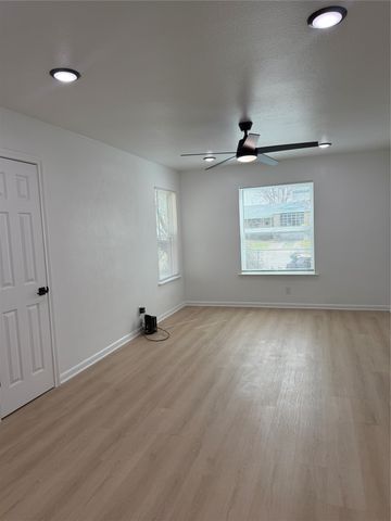 3039 Dahlia Drive, Dallas, TX 75216