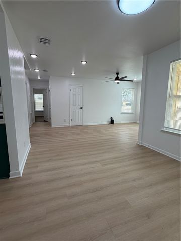 3039 Dahlia Drive, Dallas, TX 75216