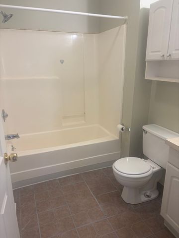 182 West St 182, Leominster, MA 01453