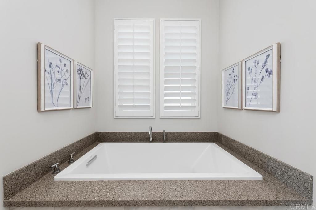 Image 25 of property listing at 2323 Ocean Street, Carlsbad, CA 92008