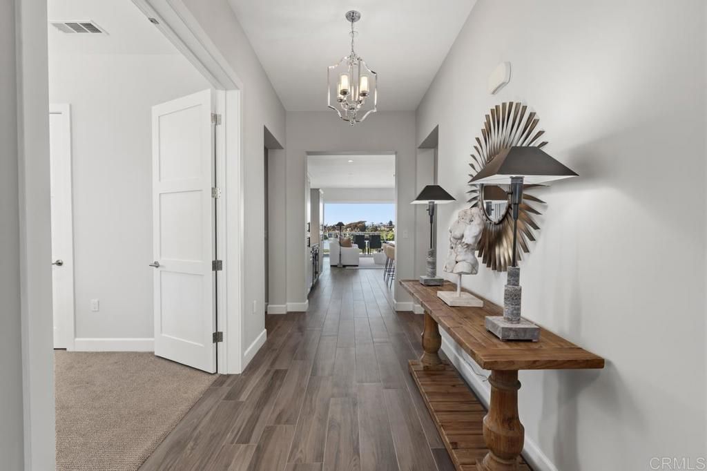 Image 3 of property listing at 2323 Ocean Street, Carlsbad, CA 92008