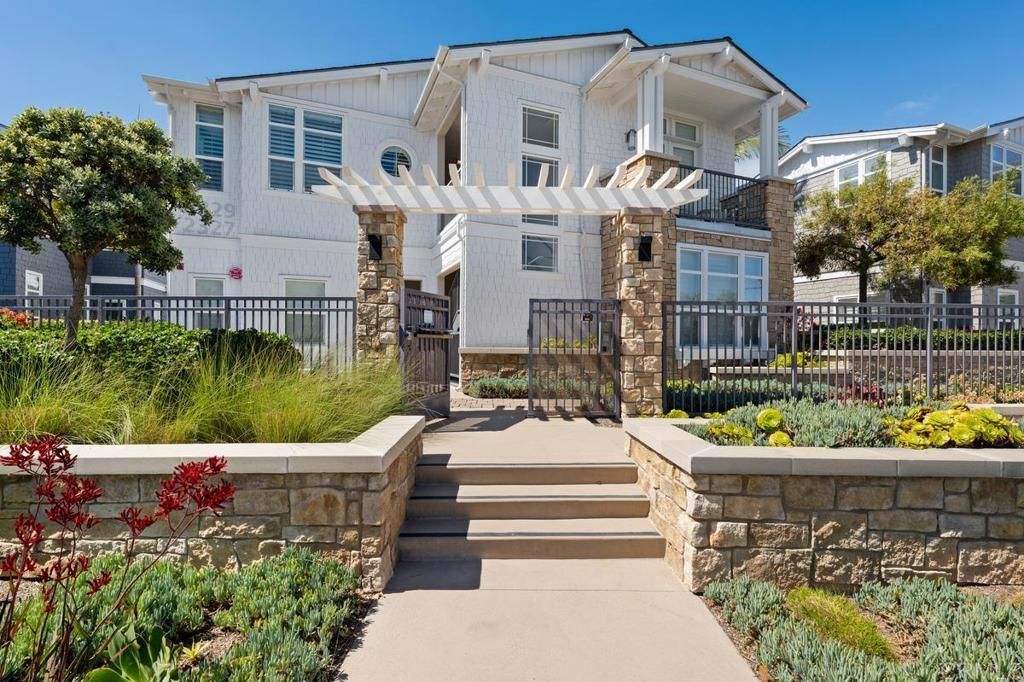 Image 46 of property listing at 2323 Ocean Street, Carlsbad, CA 92008