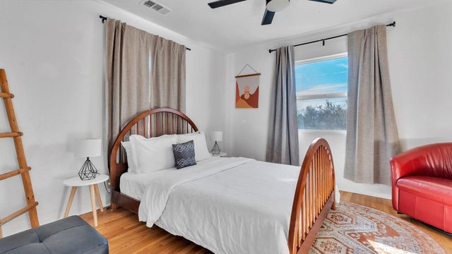 1405 Lead Avenue SE, Albuquerque, NM 87106