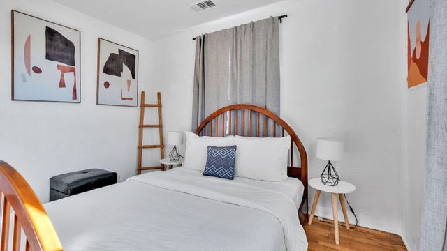 1405 Lead Avenue SE, Albuquerque, NM 87106