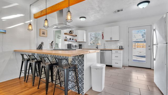 1405 Lead Avenue SE, Albuquerque, NM 87106