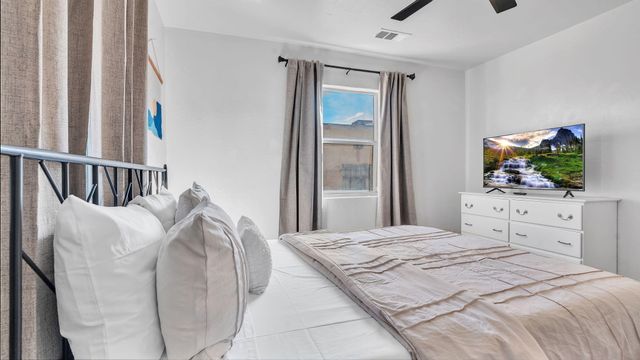 1405 Lead Avenue SE, Albuquerque, NM 87106