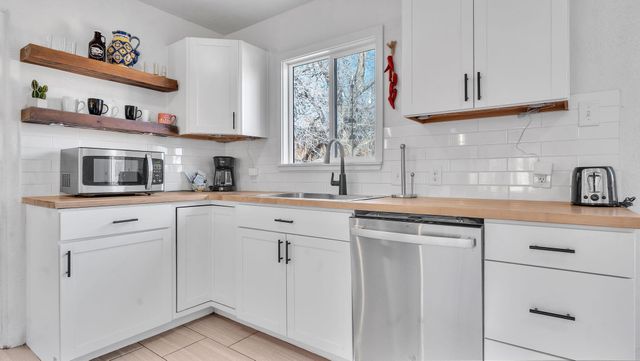 1405 Lead Avenue SE, Albuquerque, NM 87106