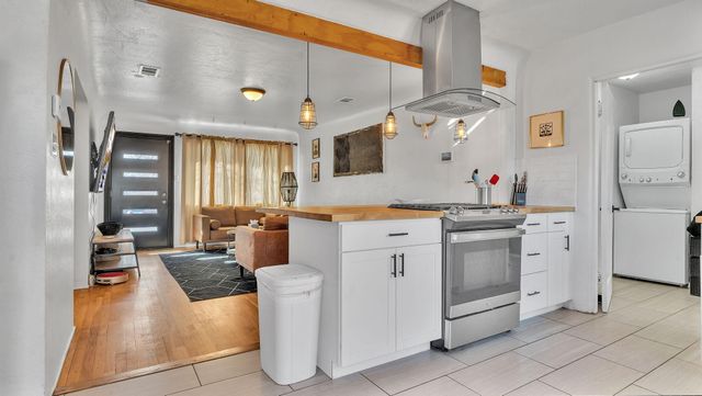 1405 Lead Avenue SE, Albuquerque, NM 87106