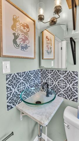 1405 Lead Avenue SE, Albuquerque, NM 87106