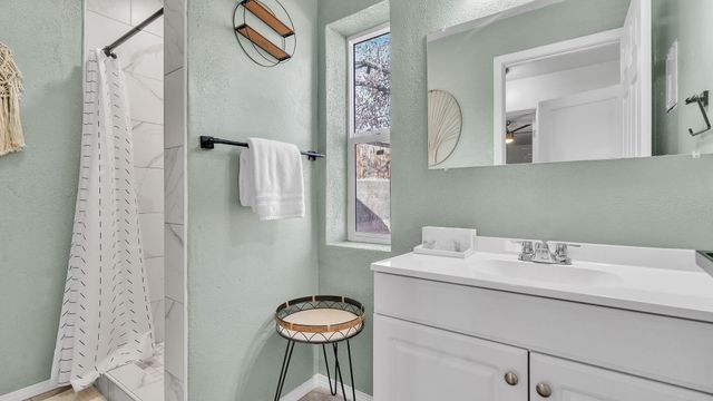 1405 Lead Avenue SE, Albuquerque, NM 87106