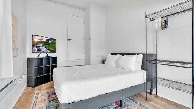 1405 Lead Avenue SE, Albuquerque, NM 87106