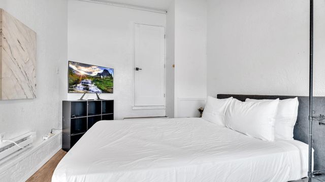 1405 Lead Avenue SE, Albuquerque, NM 87106