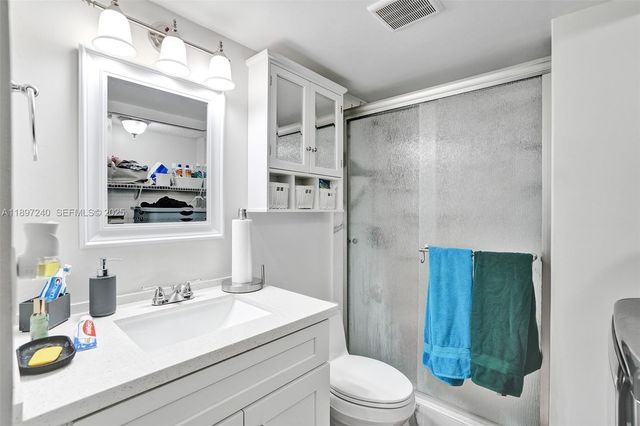 7780 NW 79th Avenue F6, Tamarac, FL 33321