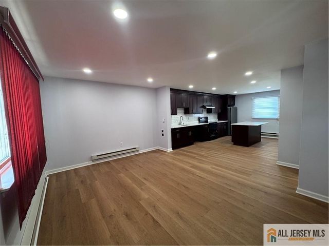33 Mercer Street, Carteret, NJ 07008