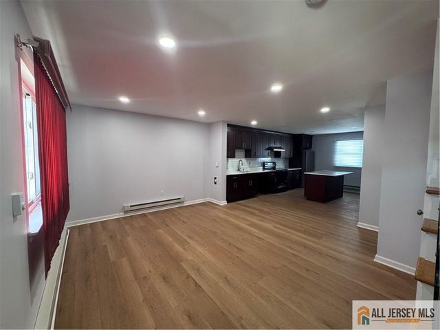 33 Mercer Street, Carteret, NJ 07008