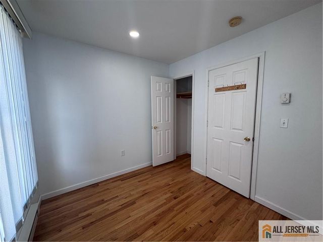 33 Mercer Street, Carteret, NJ 07008