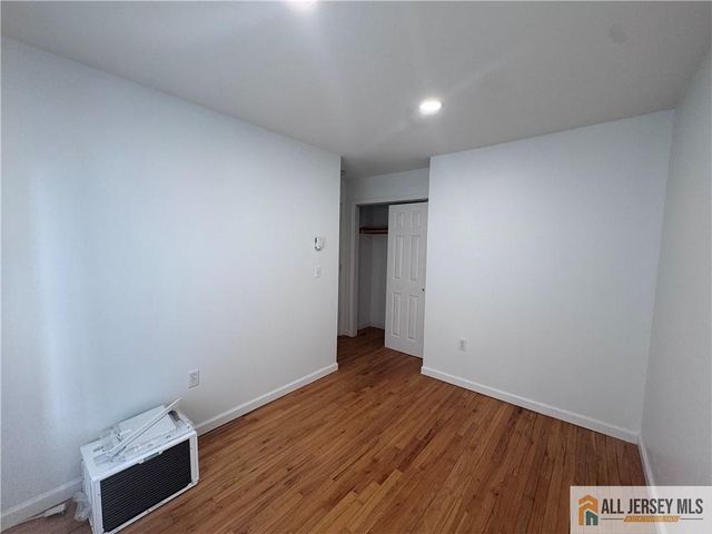 33 Mercer Street, Carteret, NJ 07008