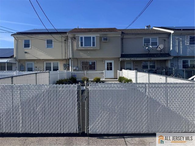 33 Mercer Street, Carteret, NJ 07008