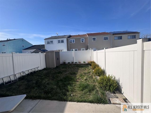 33 Mercer Street, Carteret, NJ 07008