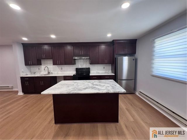 33 Mercer Street, Carteret, NJ 07008