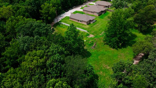 2323 N Miller Avenue, Joplin, MO 64801