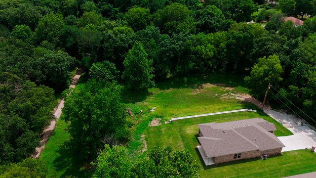 2323 N Miller Avenue, Joplin, MO 64801