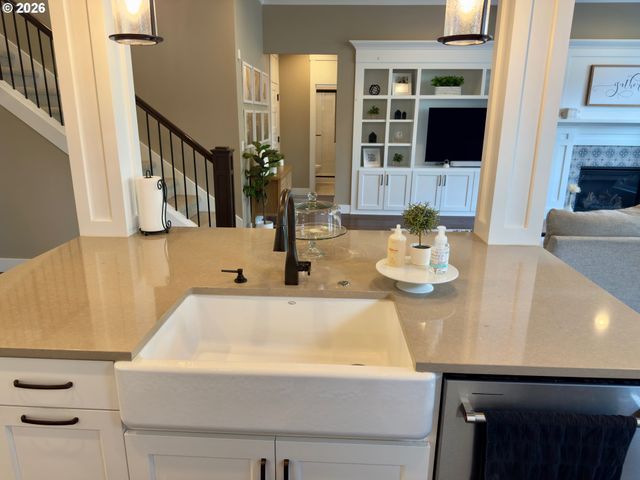 15315 Se Lewis St, Happy Valley, OR 97086