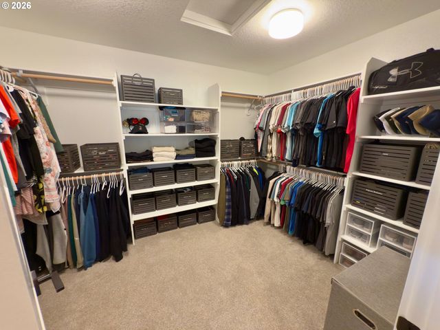 15315 Se Lewis St, Happy Valley, OR 97086