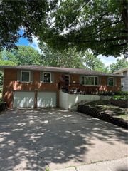 5029 N Michigan Avenue, Kansas City, MO 64118