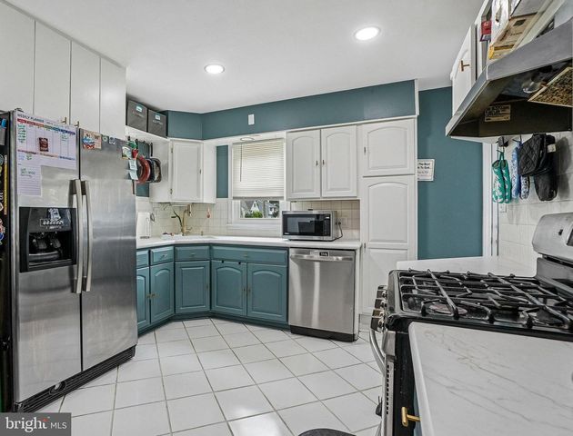 150 HAWTHORNE DR, Mount Holly, NJ 08060