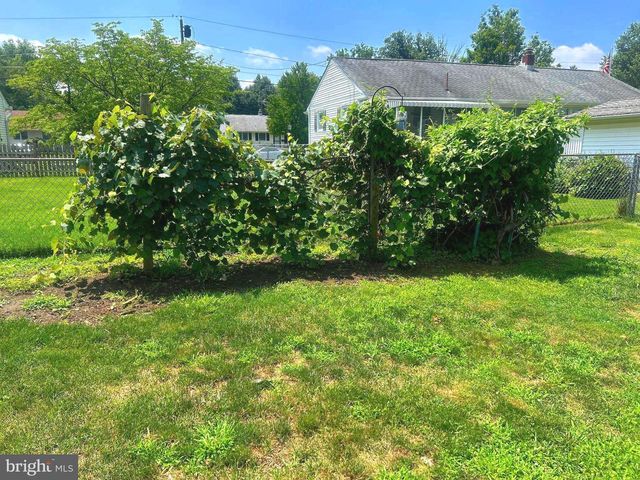 150 HAWTHORNE DR, Mount Holly, NJ 08060