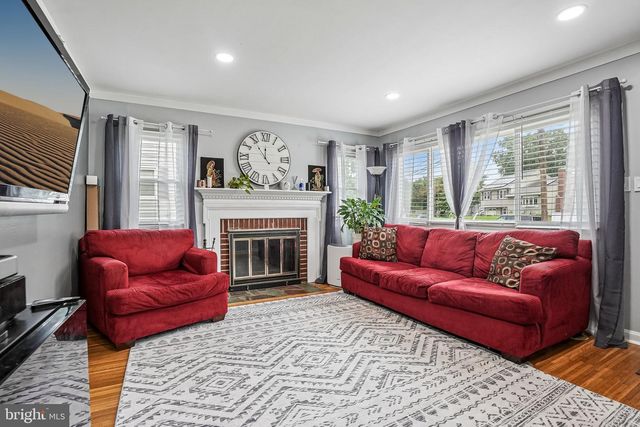 150 HAWTHORNE DR, Mount Holly, NJ 08060