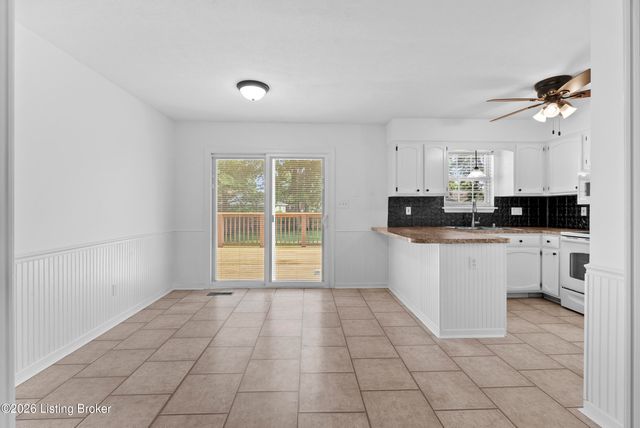 8404 Silver Fox Rd, Louisville, KY 40291