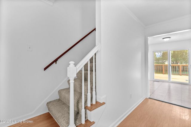 8404 Silver Fox Rd, Louisville, KY 40291