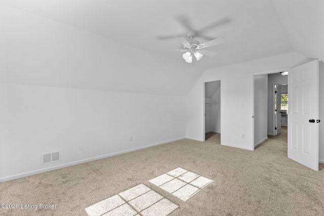 8404 Silver Fox Rd, Louisville, KY 40291